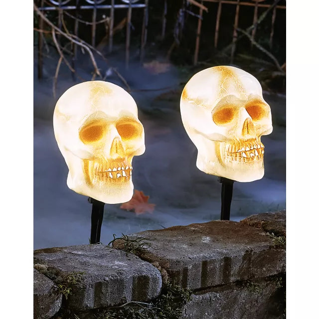 7.5 Inch LED Strobing Skull Head Lawnstakes