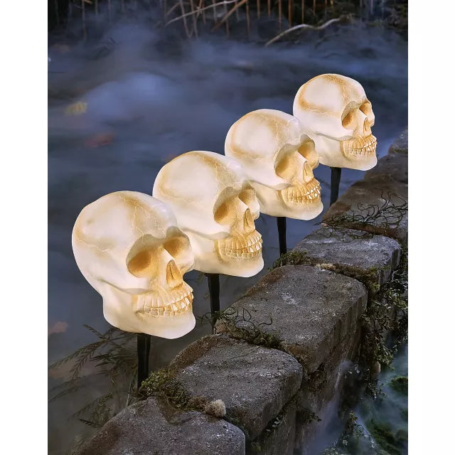 7.5 Inch LED Strobing Skull Head Lawnstakes